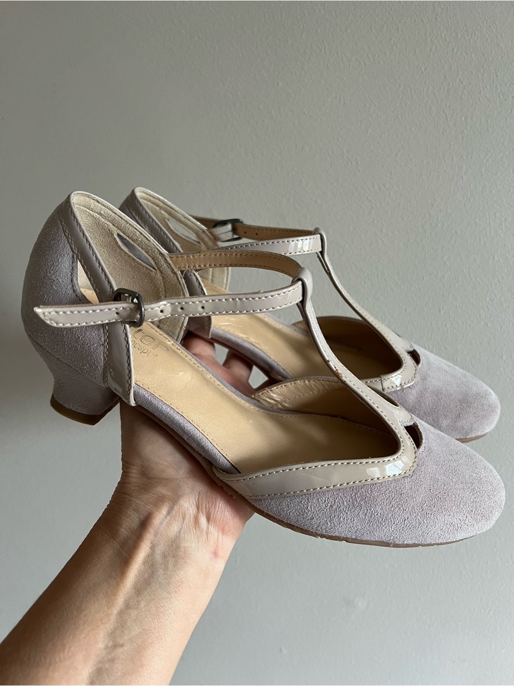 hotter T‑strap Low Block Heel Pumps in Light Gray with Cream Trim